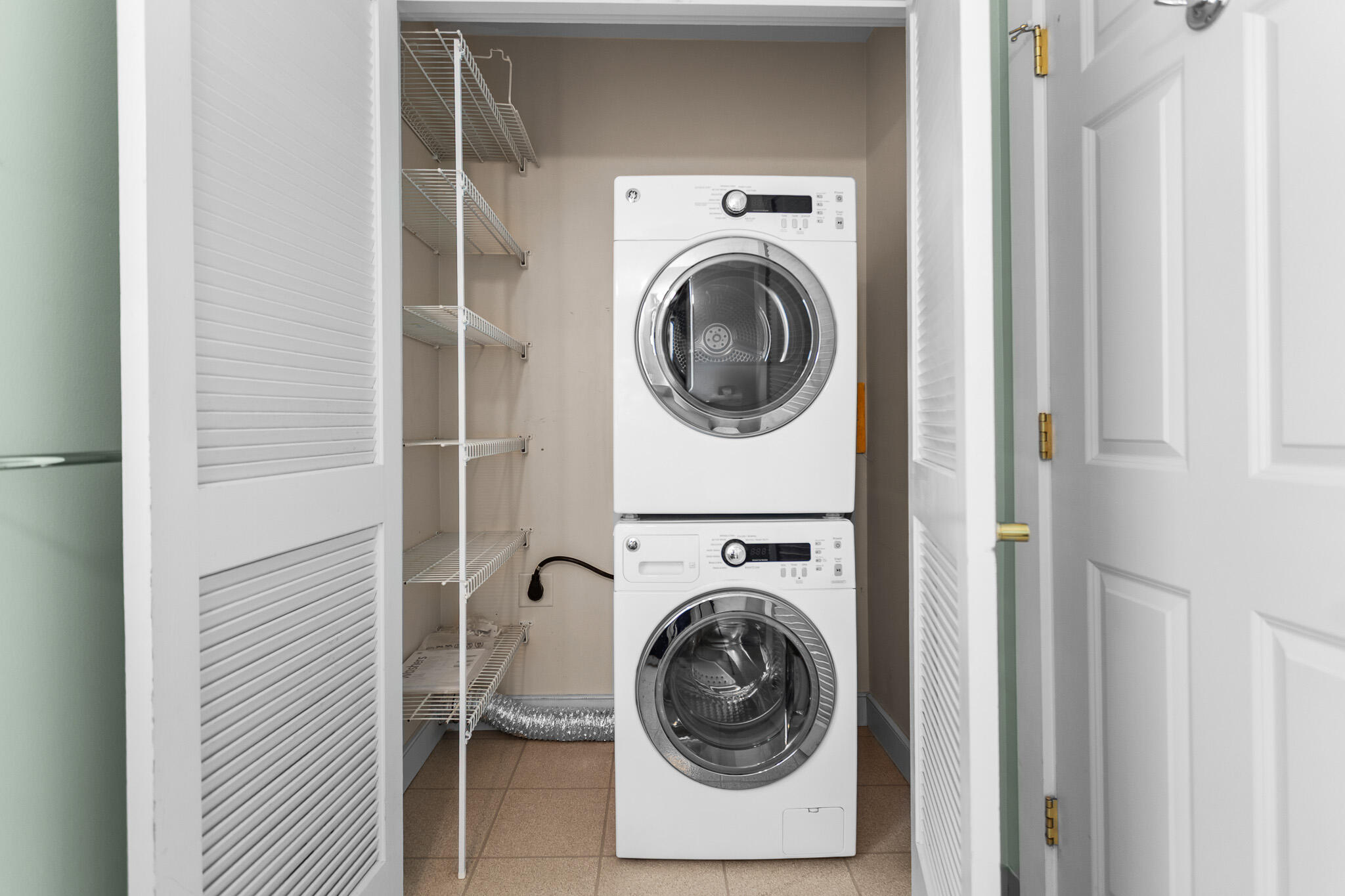 20 Springbrook Drive, Unit C Belfast, ME 04915 - Photo 17 of 40 Laundry