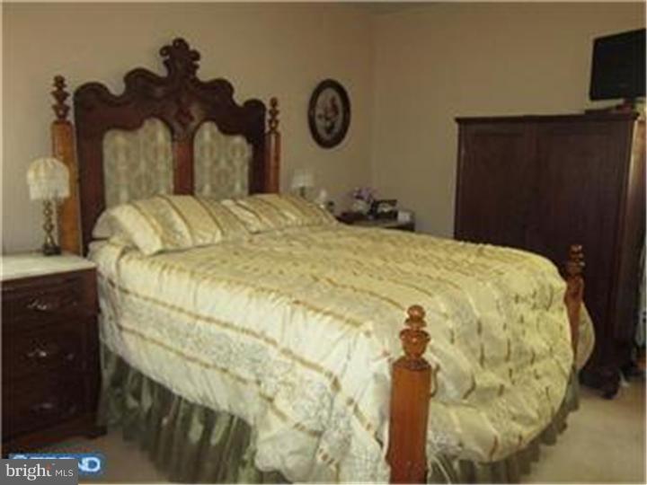 25 Mill Chase Road Southampton, NJ 08088 - Photo 14 of 20 Master Bedroom