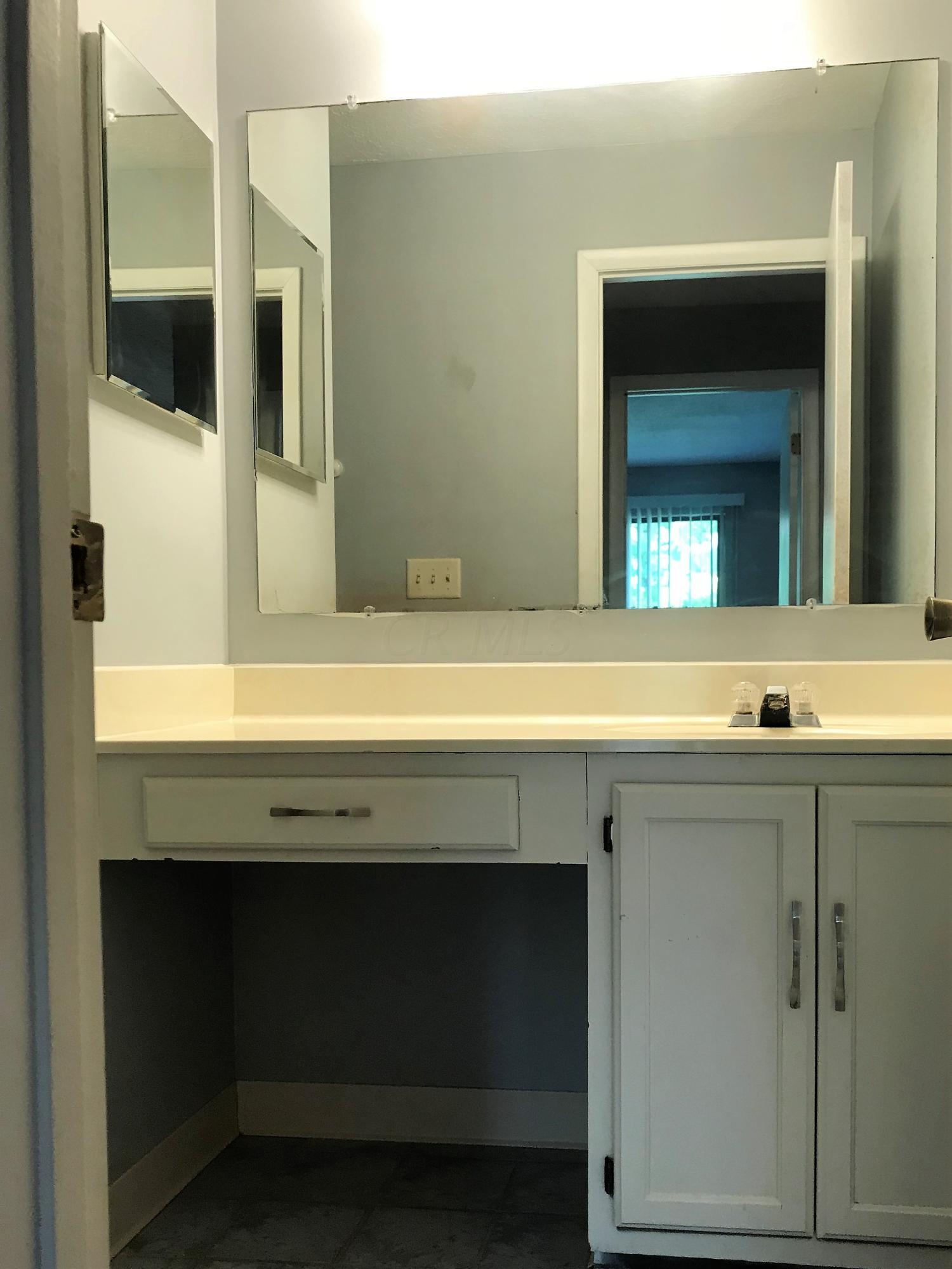 2287 Hedgerow Road, Unit 2287G Columbus, OH 43220 - Photo 17 of 26