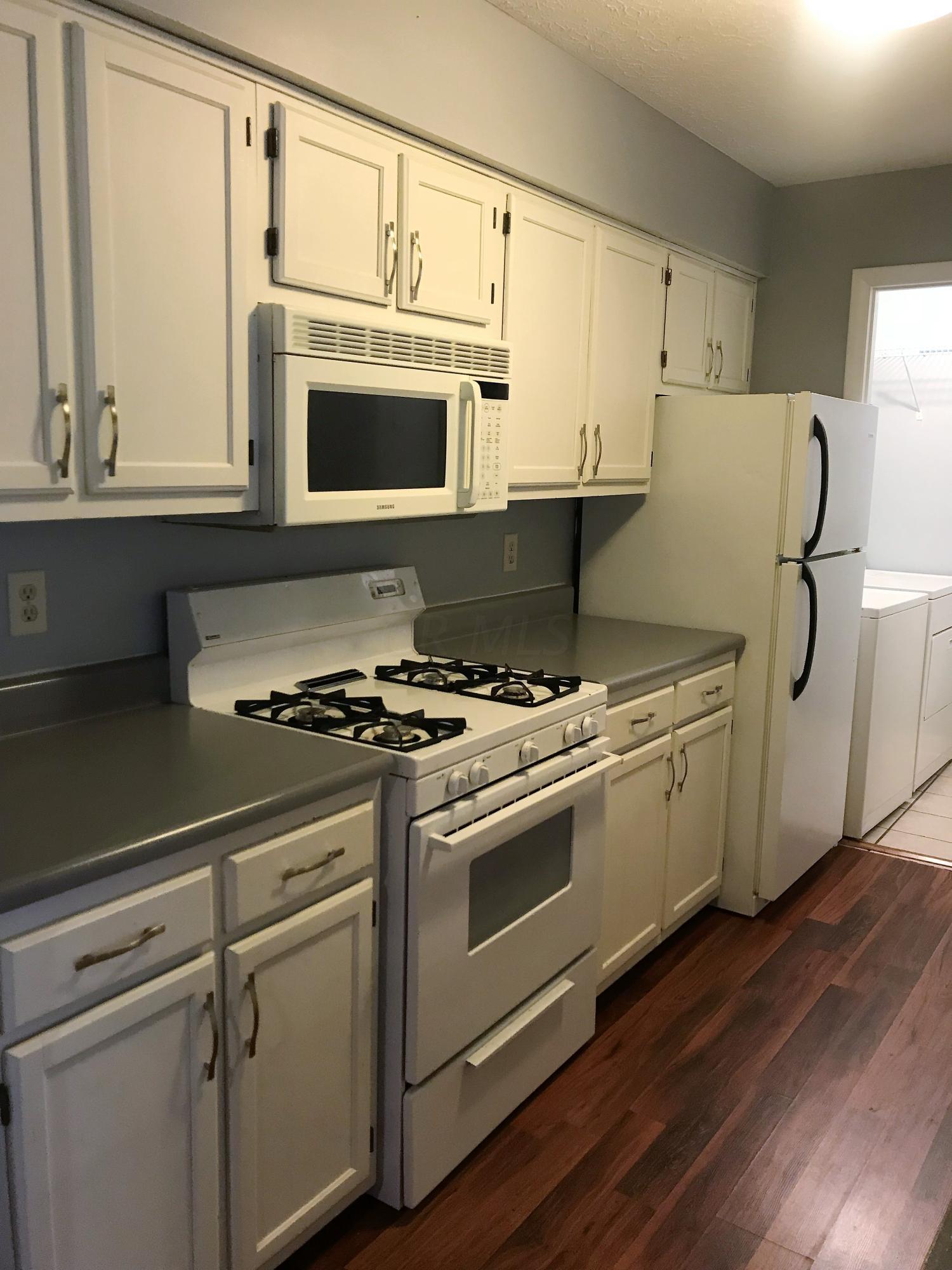 2287 Hedgerow Road, Unit 2287G Columbus, OH 43220 - Photo 8 of 26