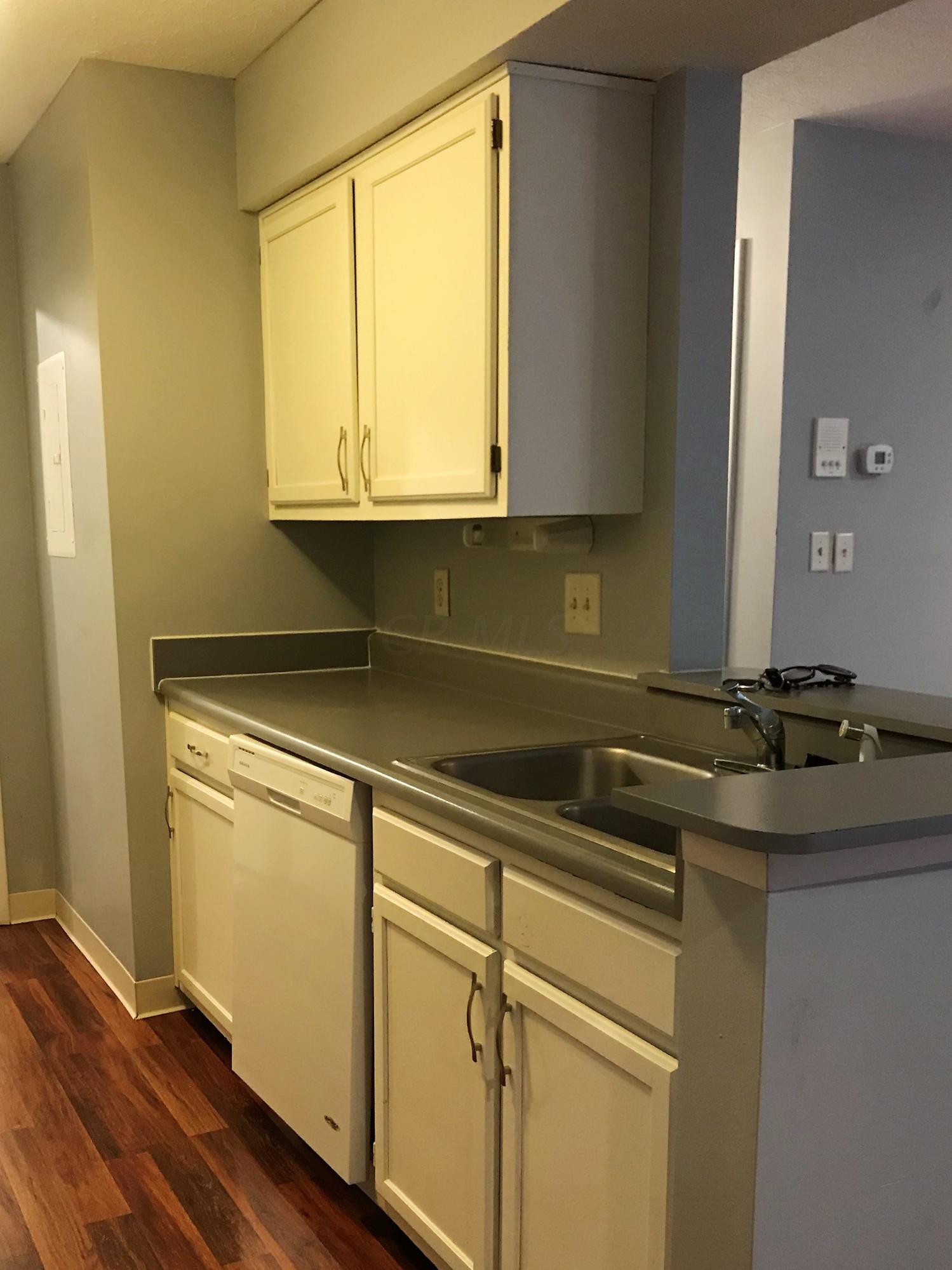 2287 Hedgerow Road, Unit 2287G Columbus, OH 43220 - Photo 9 of 26