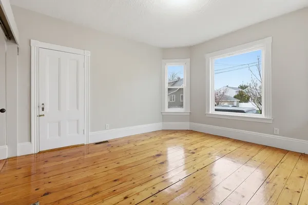 $2,700 | 35 Oakland Street, Unit 1, Salem, MA 01970