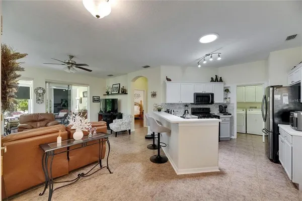 $2,200 | 2068 Sifield Greens Way, Sun City Center, FL 33573
