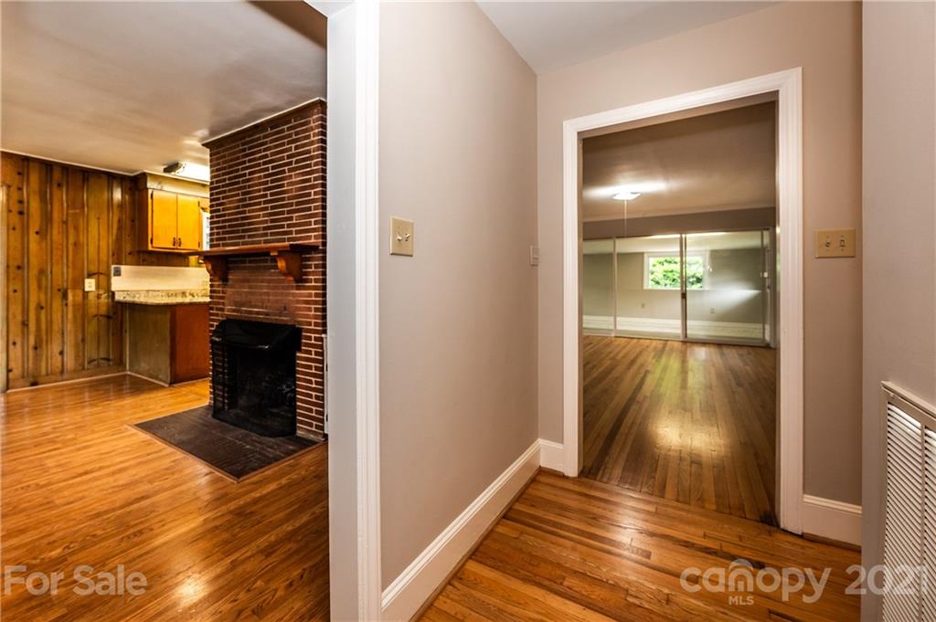 5540 Murrayhill Road Charlotte, NC 28210 - Photo 4 of 42 Gallery Image 4