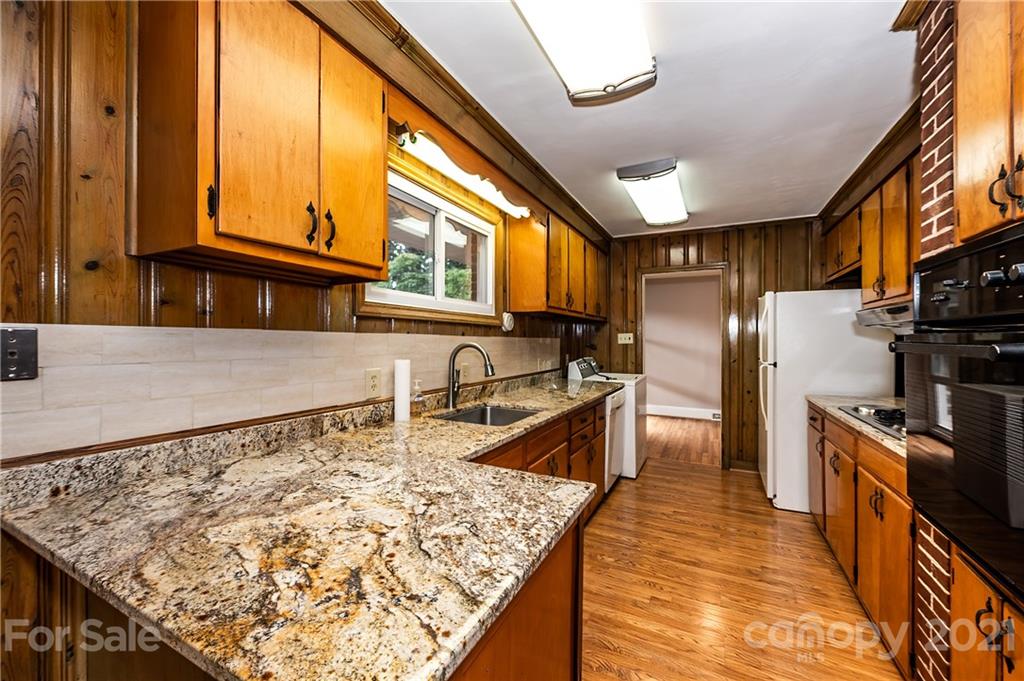 5540 Murrayhill Road Charlotte, NC 28210 - Photo 9 of 42 Gallery Image 9