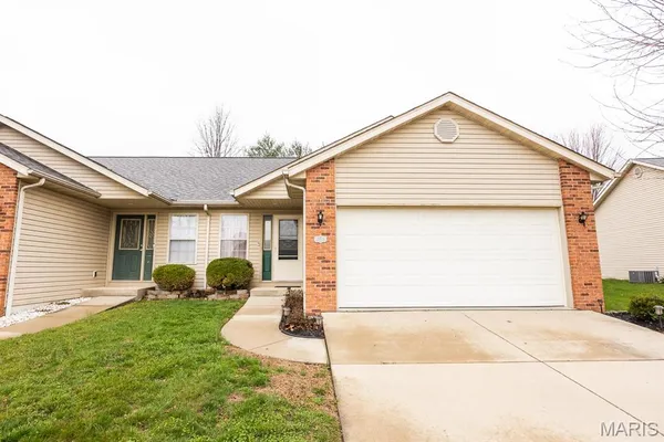 $189,900 | 10916 Upland Terrace, Lebanon, IL 62254