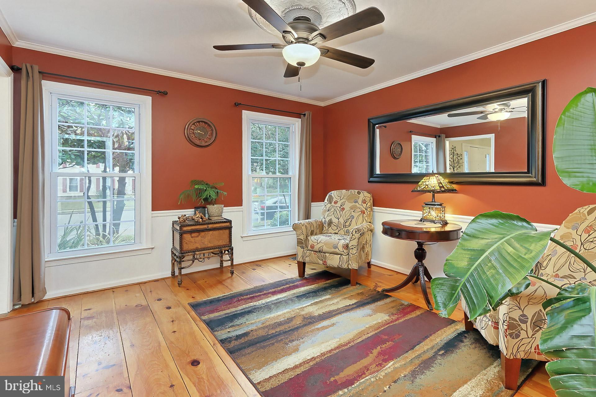 8108 Viola Street Springfield, VA 22152 - Photo 6 of 61 Chair rail & crown molding