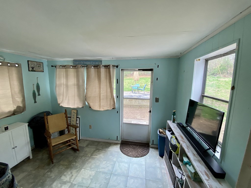 71 Southbridge Road Dudley, MA 01571 - Photo 17 of 21 Gallery Image 17