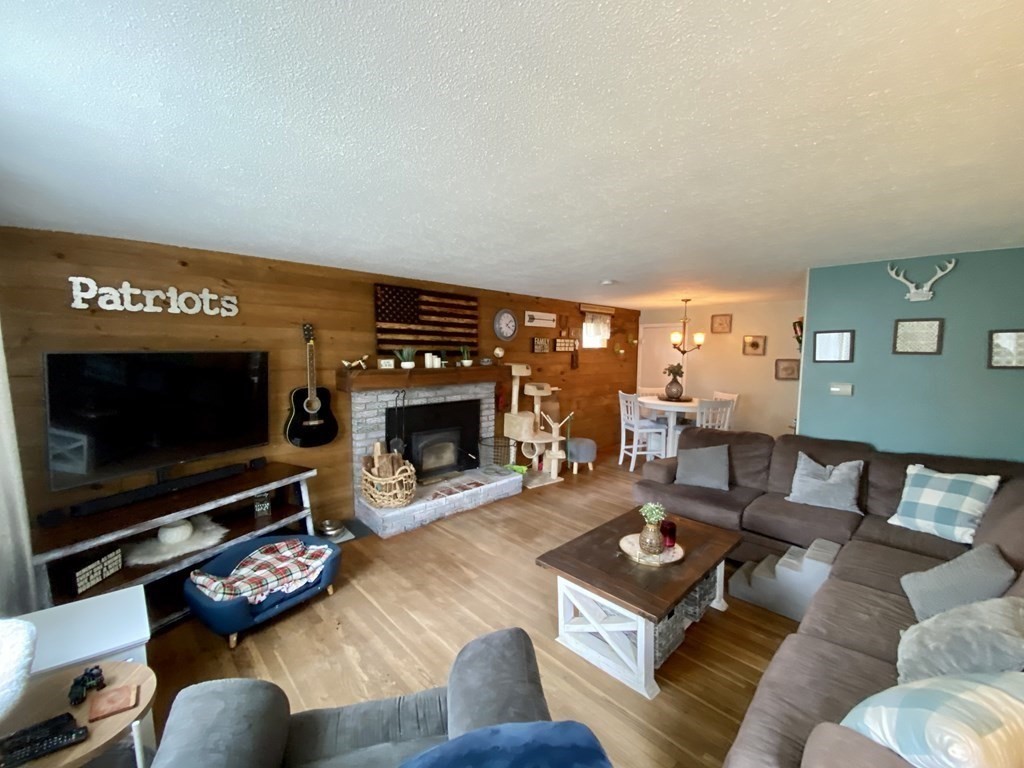71 Southbridge Road Dudley, MA 01571 - Photo 6 of 21 Gallery Image 6
