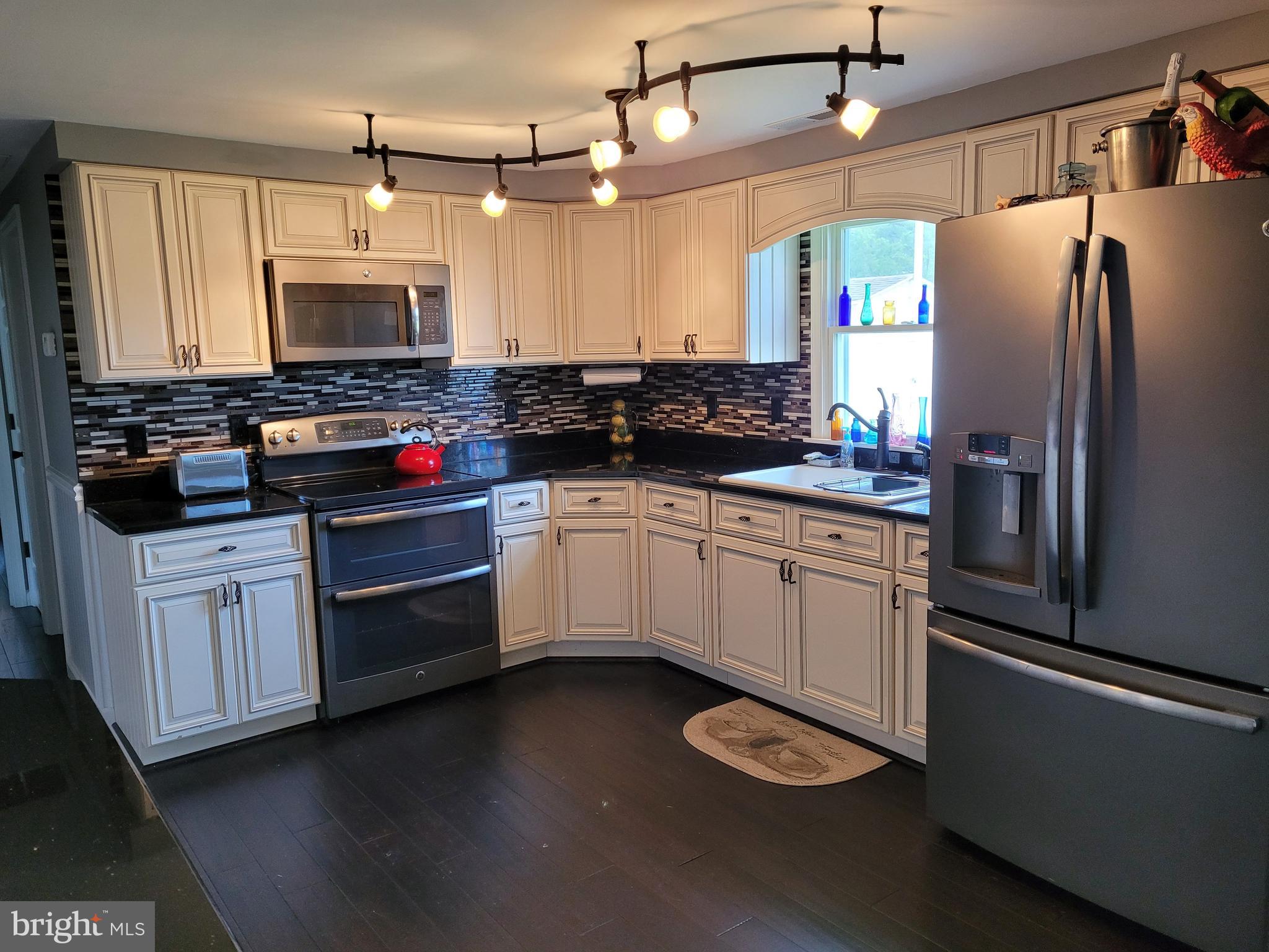 5195 Debra Road Marion Station, MD 21838 - Photo 17 of 32 Updated kitchen & appliances