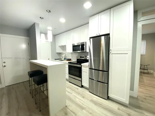 $2,000 | 7901 Southwest 64th Avenue, Unit 18, South Miami, FL 33143
