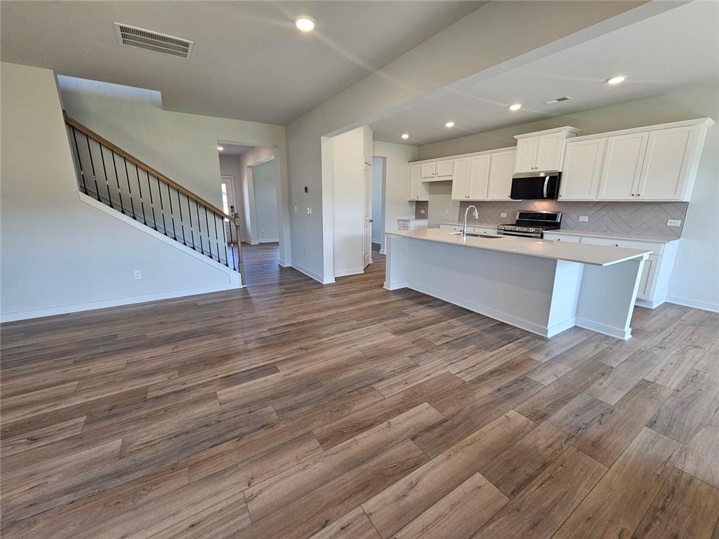 2702 Harbor Rdg Pass Gainesville, GA 30507 - Photo 4 of 21
