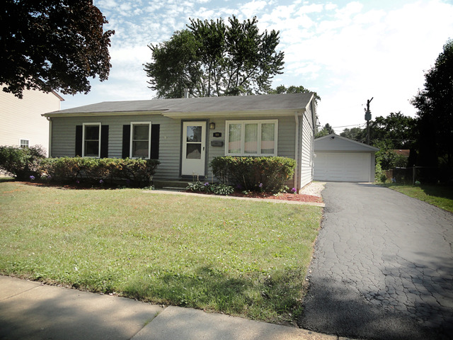 99 Glendale Road Buffalo Grove, IL 60089 - Photo 1 of 21