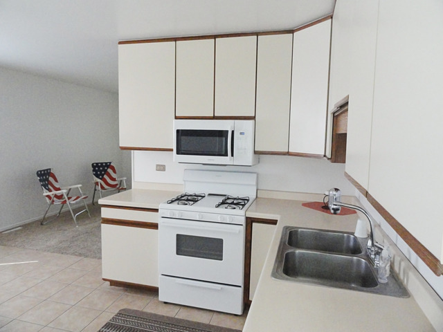 99 Glendale Road Buffalo Grove, IL 60089 - Photo 15 of 21