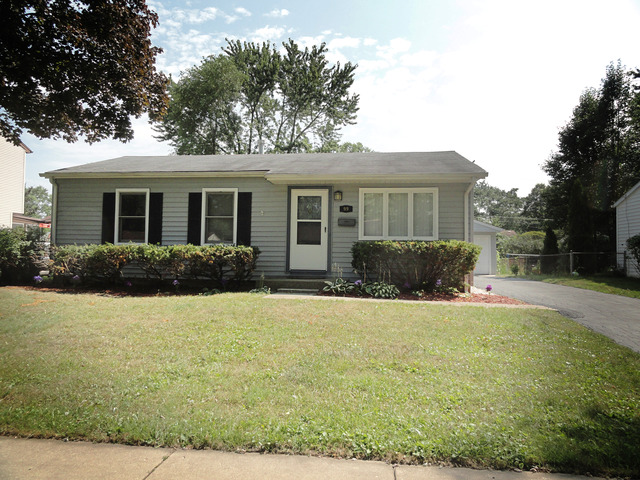 99 Glendale Road Buffalo Grove, IL 60089 - Photo 2 of 21