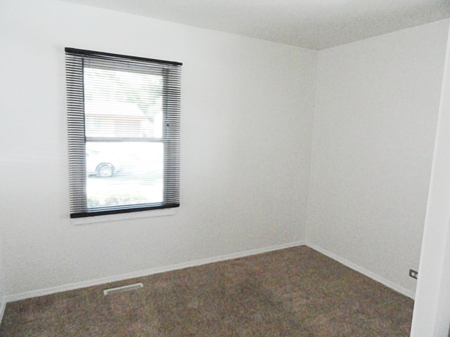99 Glendale Road Buffalo Grove, IL 60089 - Photo 5 of 21