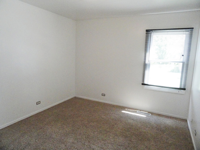 99 Glendale Road Buffalo Grove, IL 60089 - Photo 7 of 21