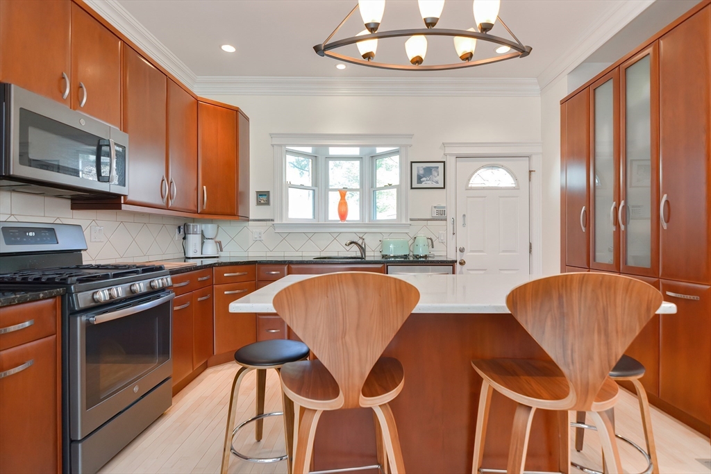 3 Forest Street, Unit 3 Newton, MA 02461 - Photo 4 of 31