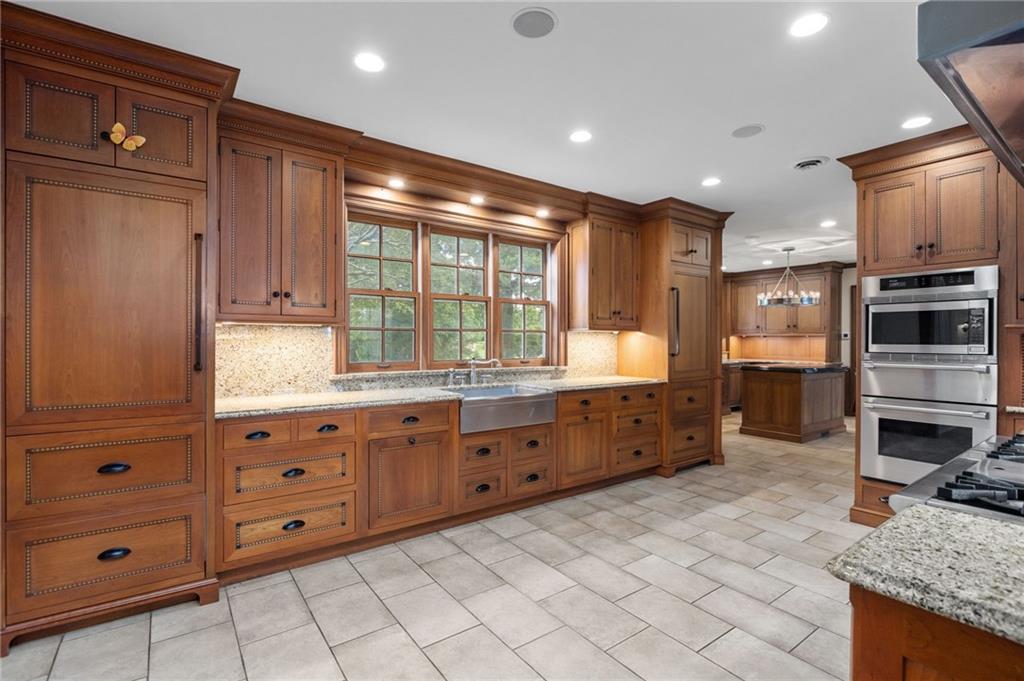 169 Country Club Road Sewickley, PA 15143 - Photo 13 of 39 Beautifully equipped kitchen