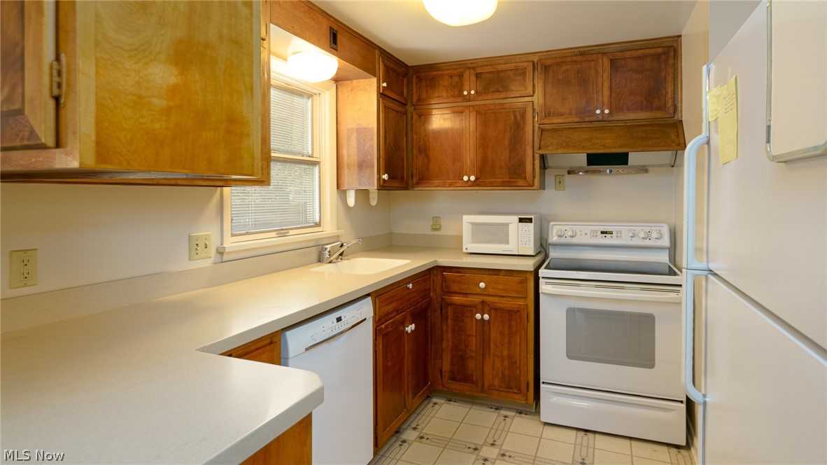7199 Ward Road Cleveland, OH 44134 - Photo 8 of 33 All kitchen appliances stay including dishwasher and disposal