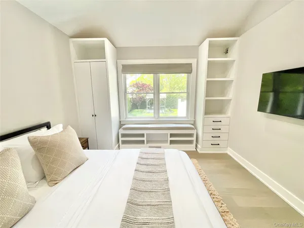 $1,450,000 | 15 Palo Alto Drive, Hampton Bays, NY 11946