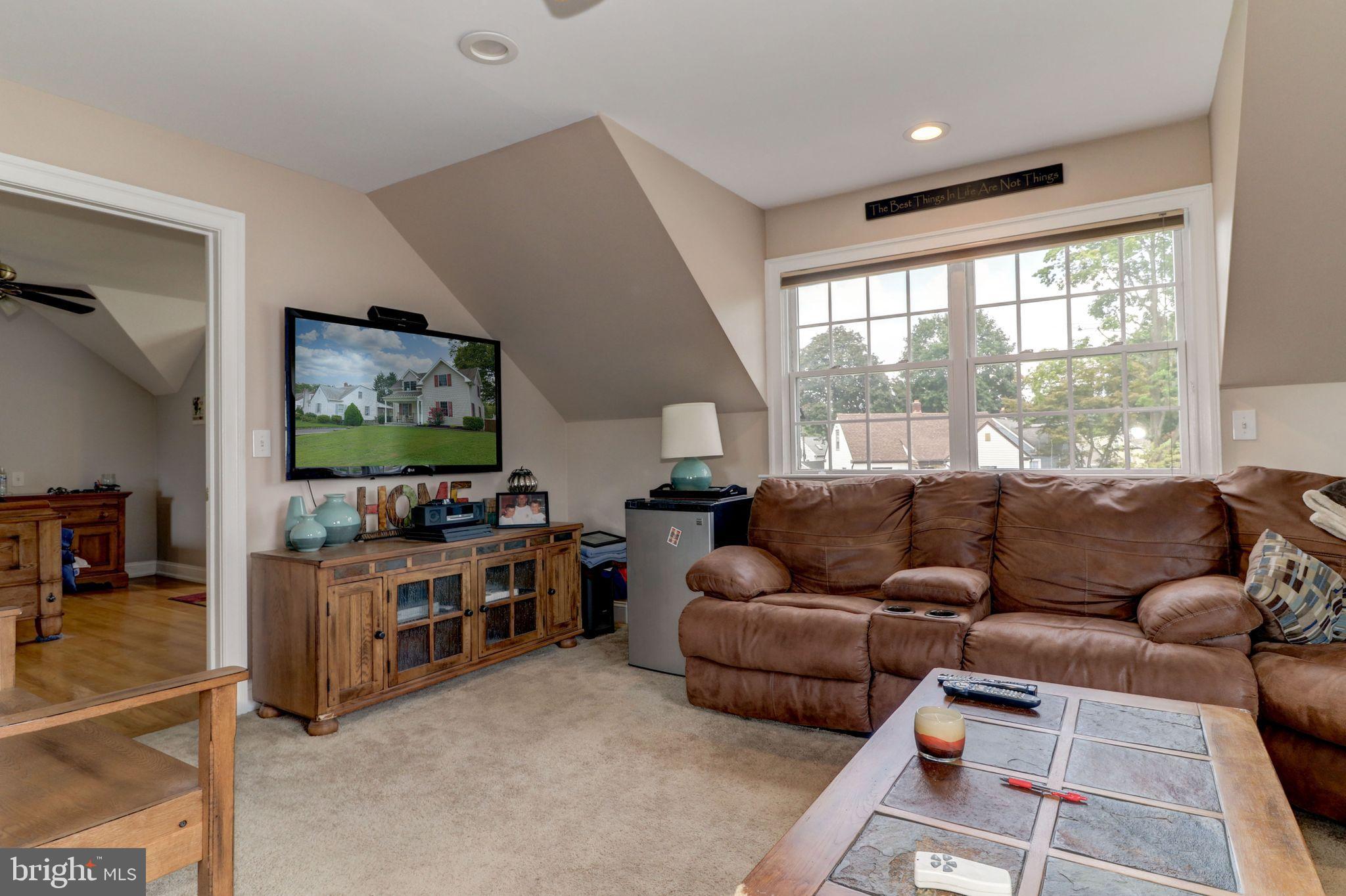 11 James Road Hatboro, PA 19040 - Photo 22 of 36 Family Room, Play Room or Office