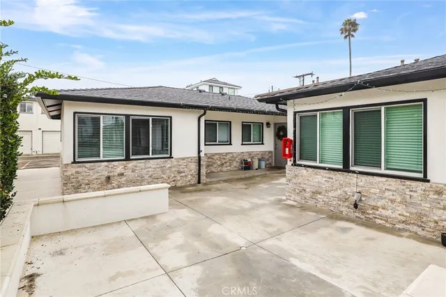 $2,550 | 206 Chicago Avenue, Unit D, Huntington Beach, CA 92648