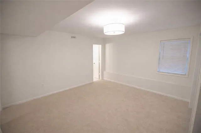 $2,295 | 5270 Oaks Landing Court, Sugar Hill, GA 30518