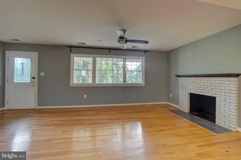 $950,000 | 900 Walker Road, Great Falls, VA 22066