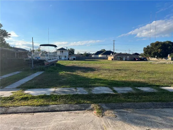 $49,000 | 3512 Gallo Drive, Chalmette, LA 70043
