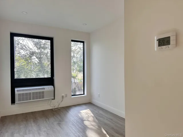 $3,895 | 362 West Merrick Road, Unit 208, Valley Stream, NY 11580