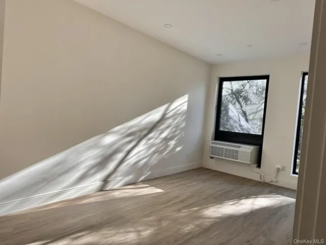 $3,895 | 362 West Merrick Road, Unit 208, Valley Stream, NY 11580