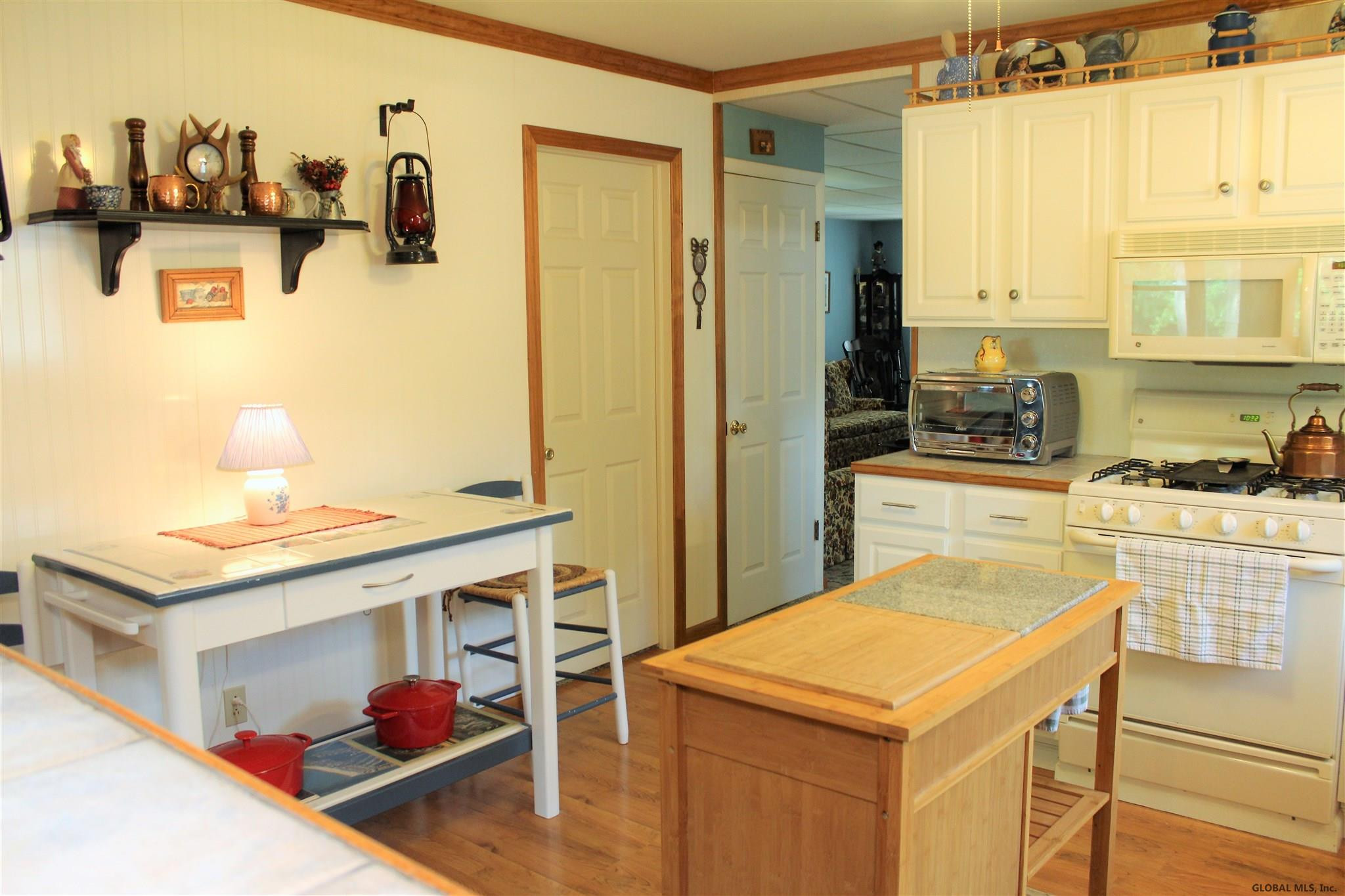 437 Taurus Road Niskayuna, NY 12304 - Photo 18 of 48 Photo 18