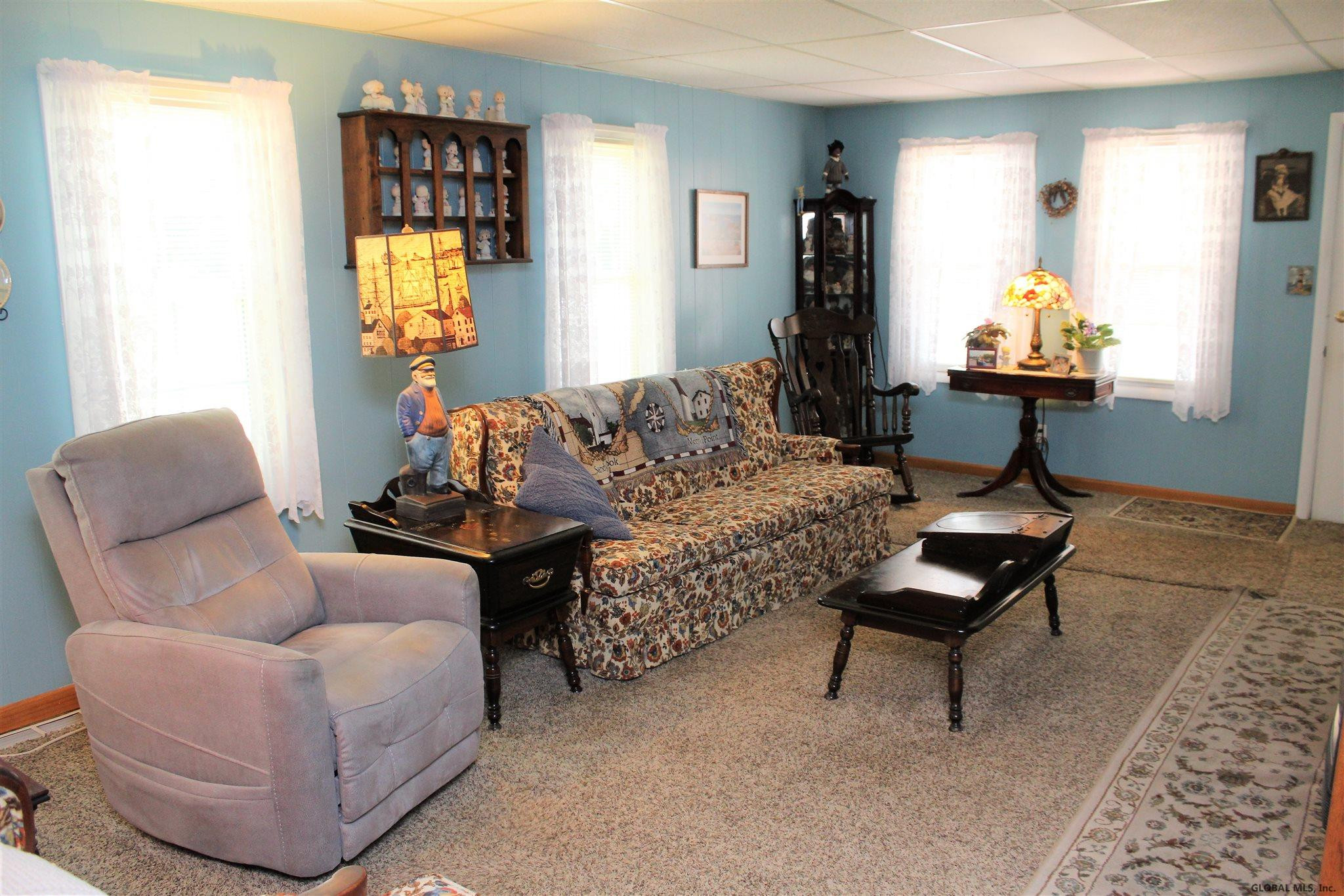 437 Taurus Road Niskayuna, NY 12304 - Photo 7 of 48 Photo 7