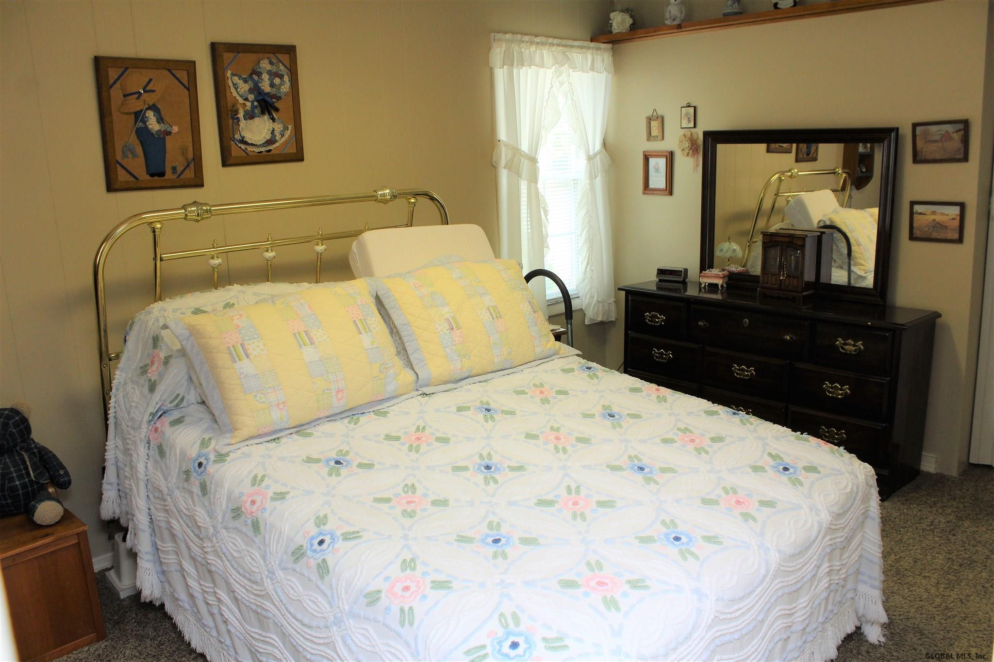 437 Taurus Road Niskayuna, NY 12304 - Photo 8 of 48 Photo 8