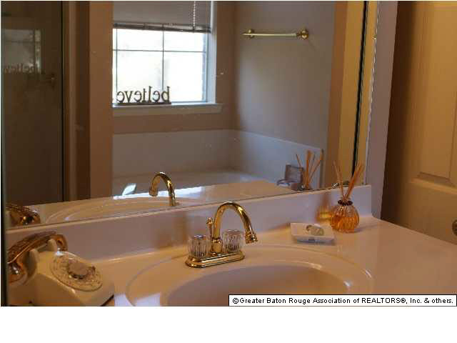 8325 Calmes Road Denham Springs, LA 70706 - Photo 8 of 16 Gallery Image 8