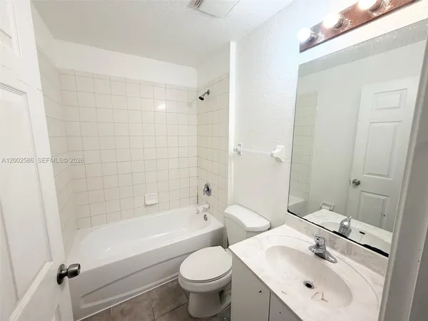 $2,500 | 1751 Northeast 6th Street, Unit 1207, Boynton Beach, FL 33435