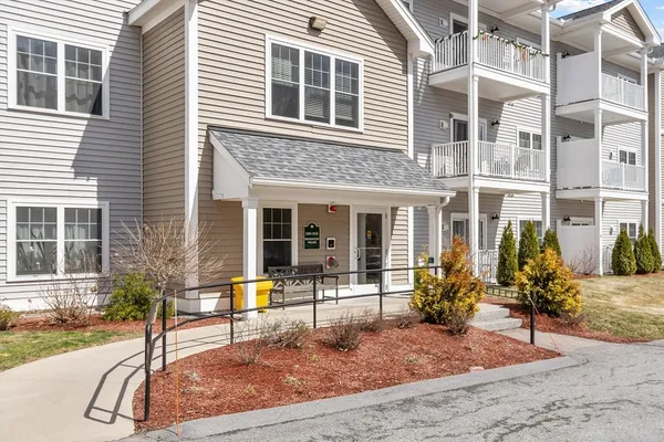 $399,900 | 3213 Briarwood Village, Unit 3213, Clinton, MA 01510