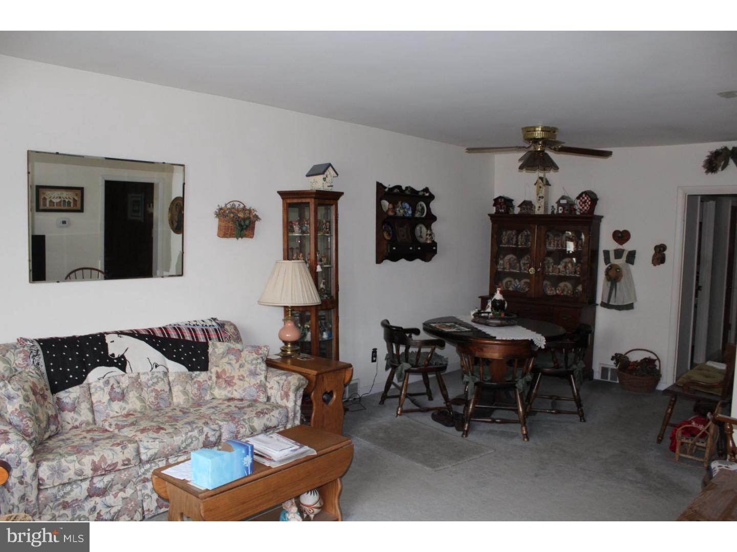 527 Palmer Road Conshohocken, PA 19428 - Photo 7 of 15 Living Room