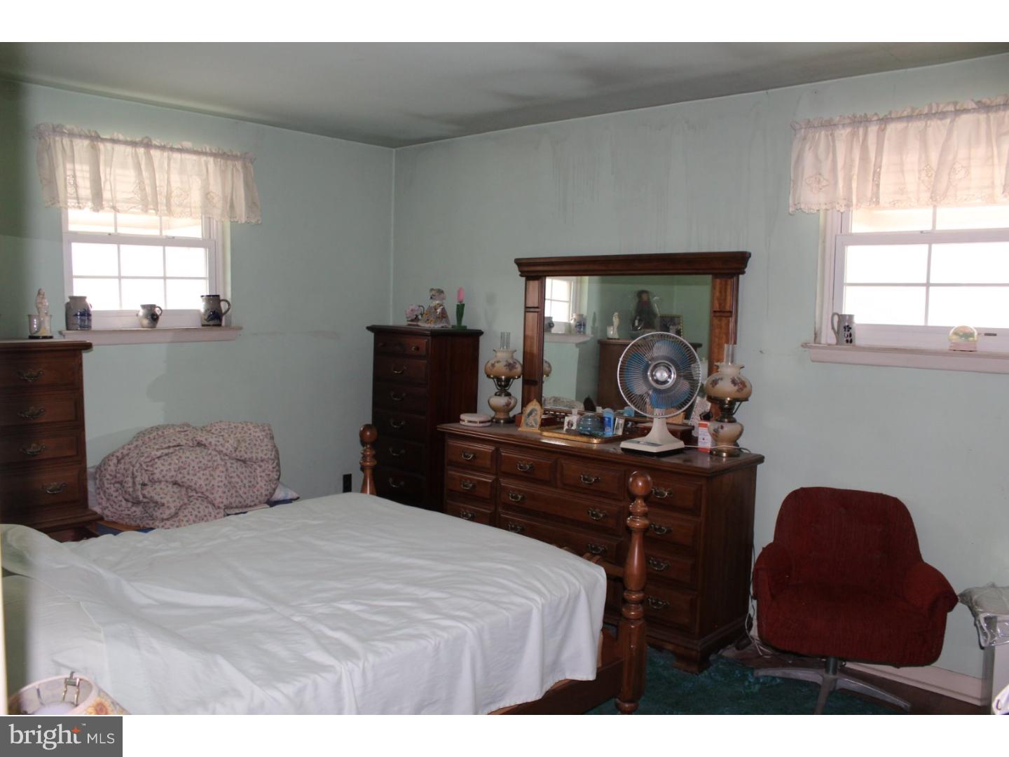 527 Palmer Road Conshohocken, PA 19428 - Photo 10 of 15 Bedroom - Main