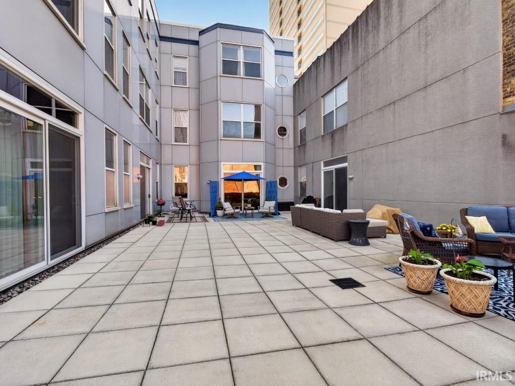 113 West Wayne Street, Unit 212 Fort Wayne, IN 46802 - Photo 4 of 32
