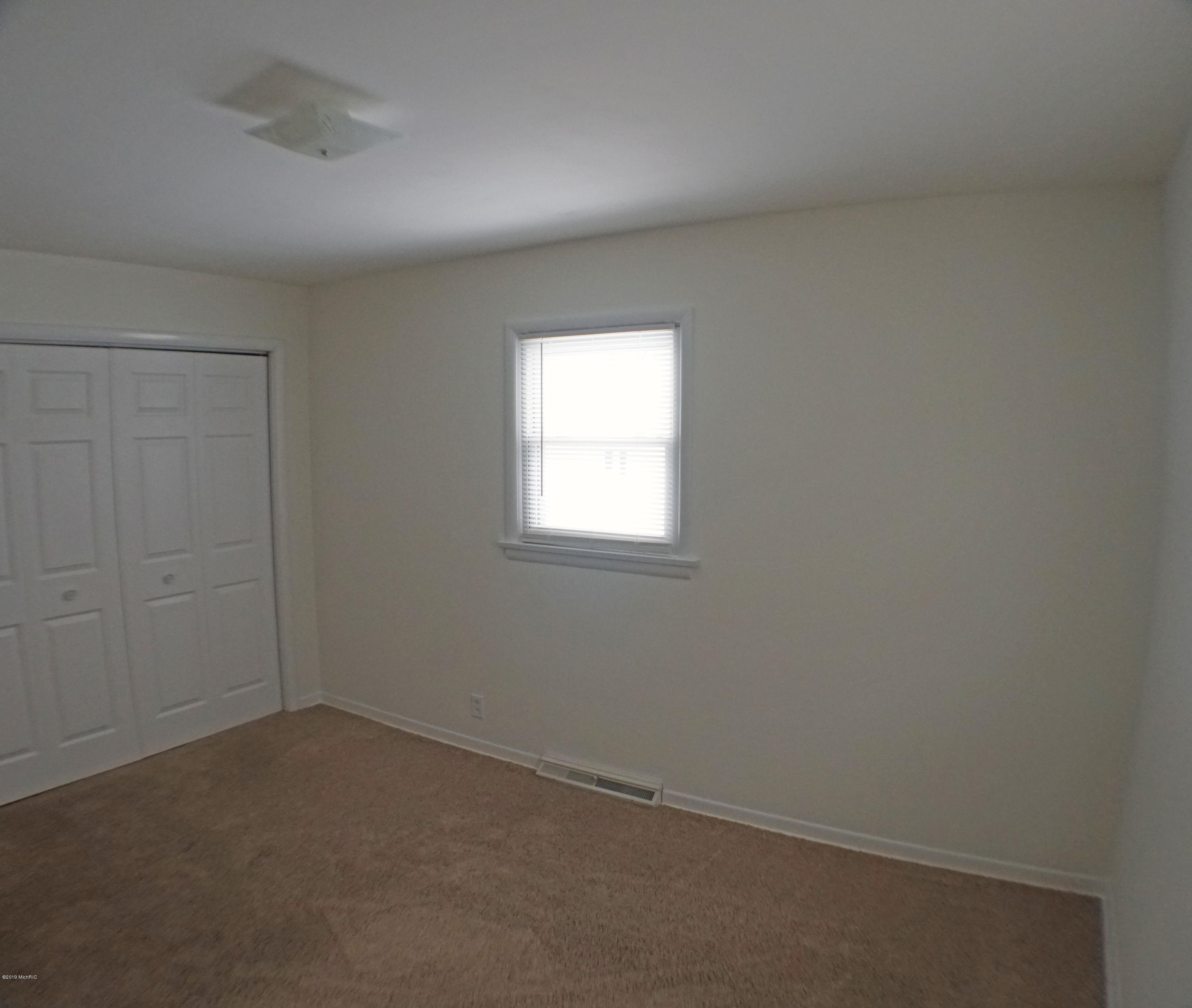708 Winter Street Spring Lake, MI 49456 - Photo 14 of 17 #14 bedroom #3