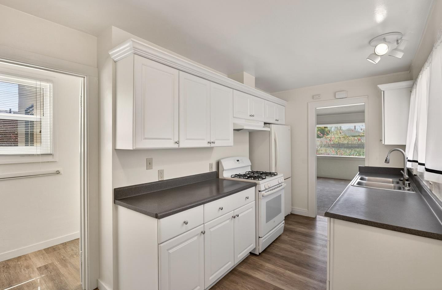 1099 David Avenue Monterey, CA 93940 - Photo 11 of 29