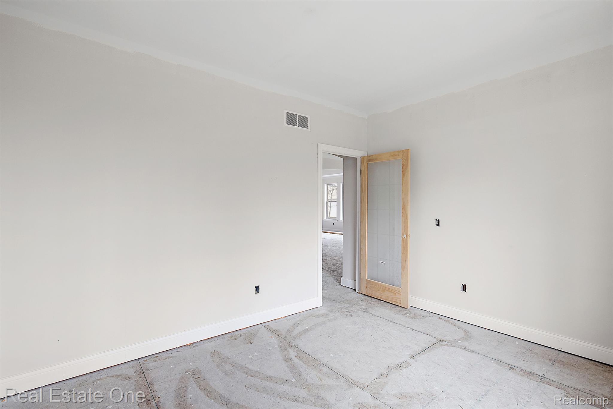 1664 Sage Lane Rochester, MI 48309 - Photo 25 of 36 Gallery Image 25