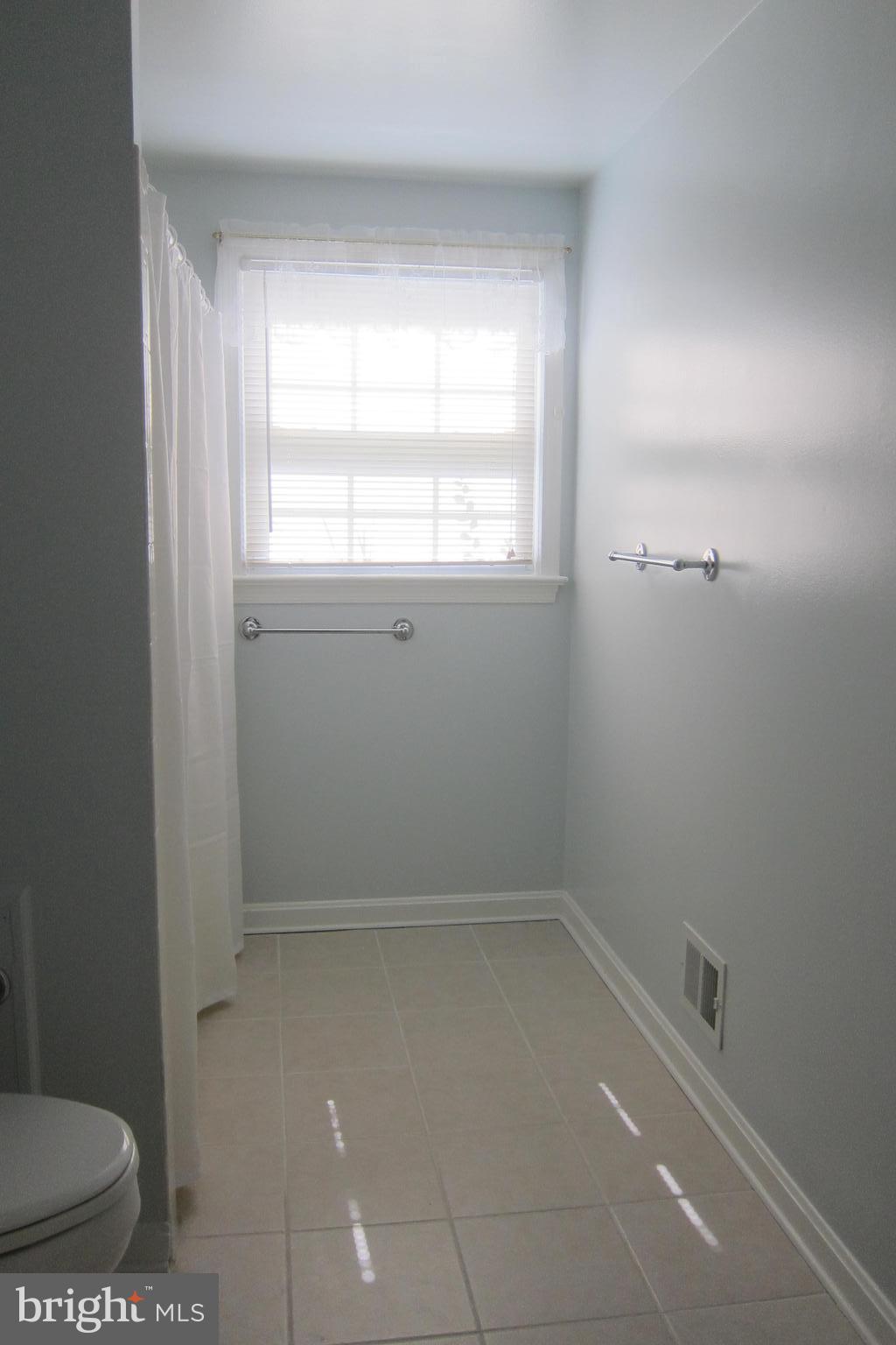8225 Crown Court Road Alexandria, VA 22308 - Photo 26 of 57 Bath