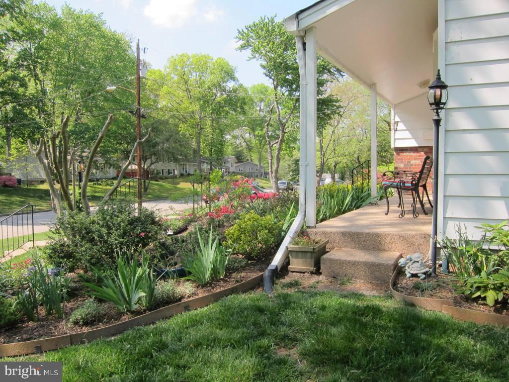 8225 Crown Court Road Alexandria, VA 22308 - Photo 47 of 57 Side view of front porch