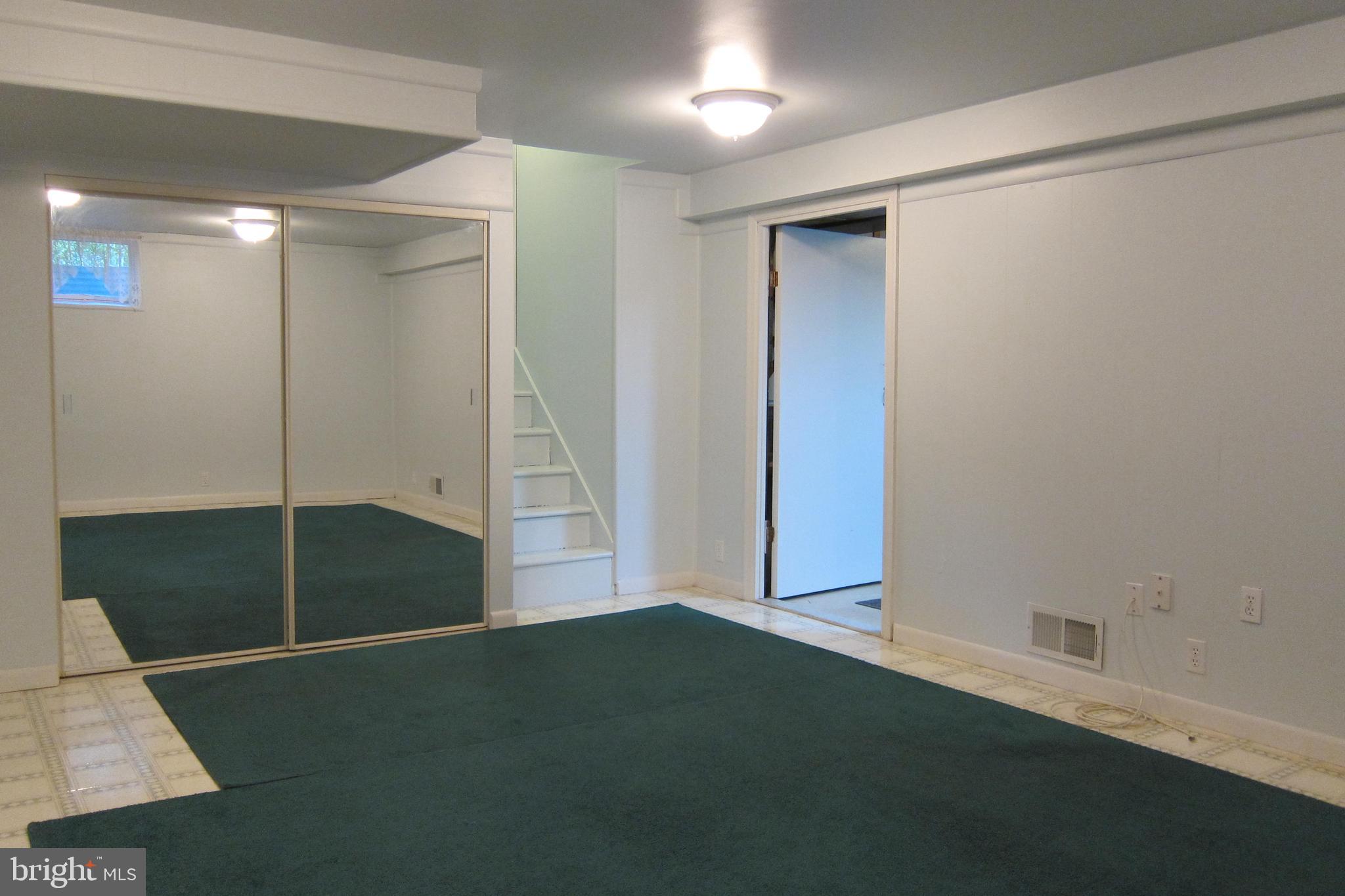 8225 Crown Court Road Alexandria, VA 22308 - Photo 52 of 57 Could be 4th bedroom