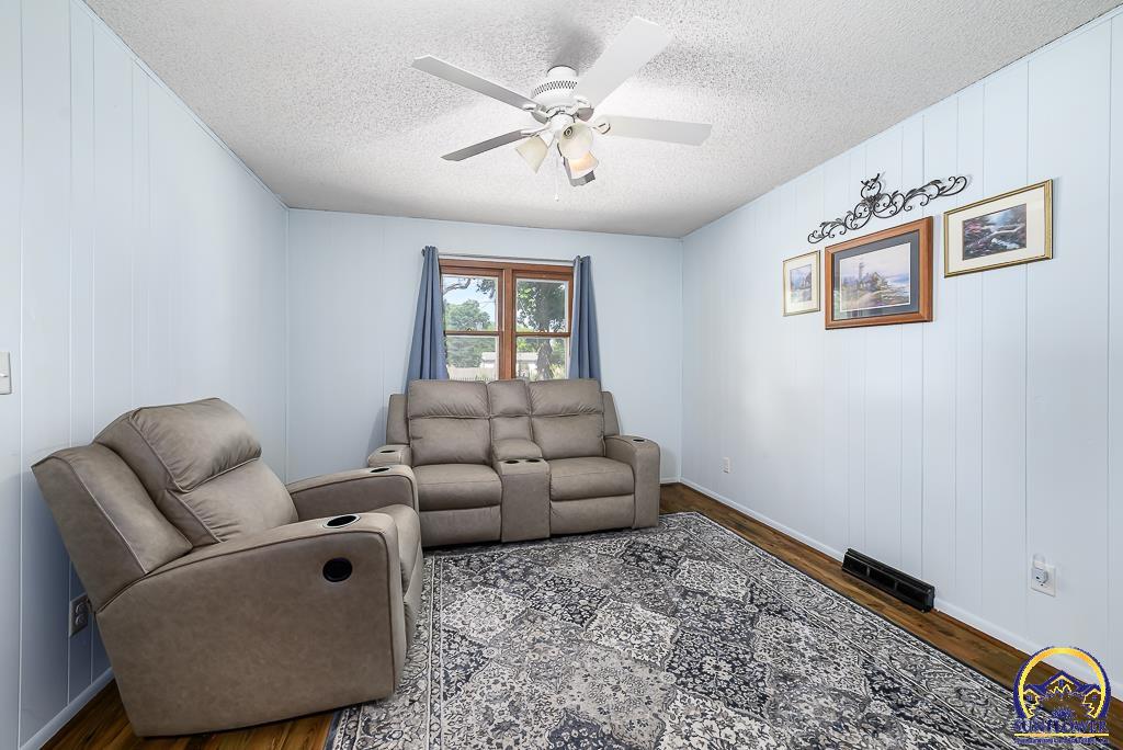 207 Main Street Perry, KS 66073 - Photo 8 of 20