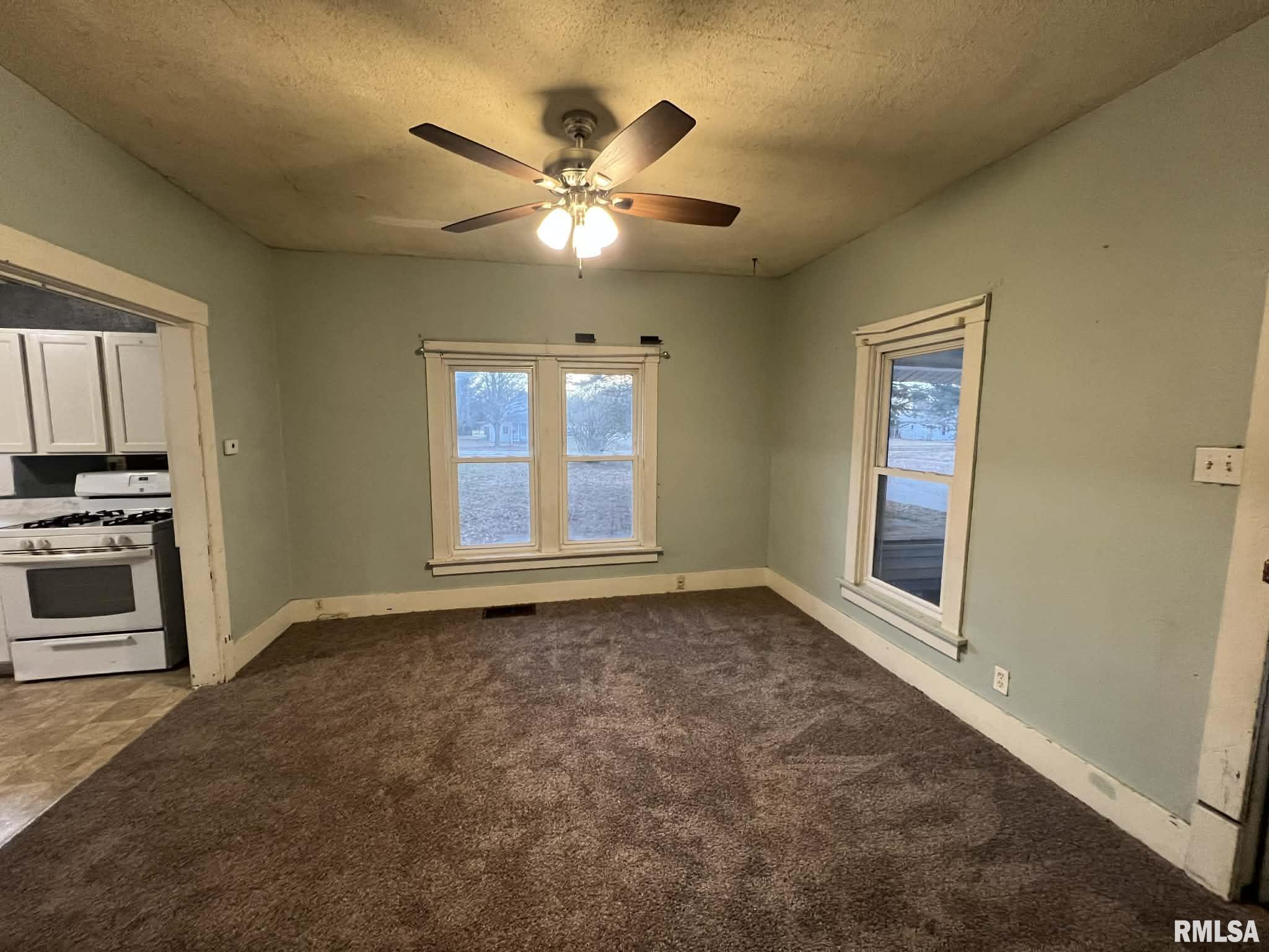 515 East Pierce Street Macomb, IL 61455 - Photo 4 of 10