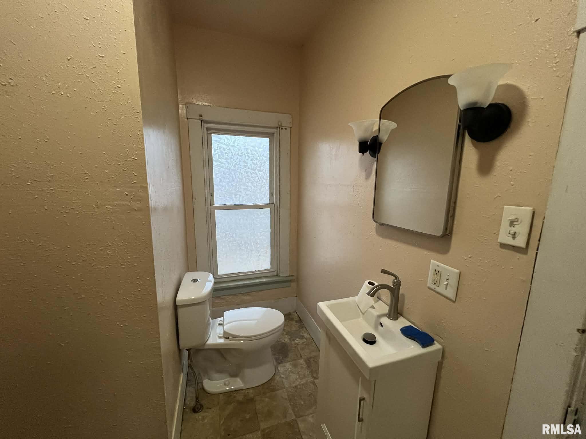 515 East Pierce Street Macomb, IL 61455 - Photo 9 of 10